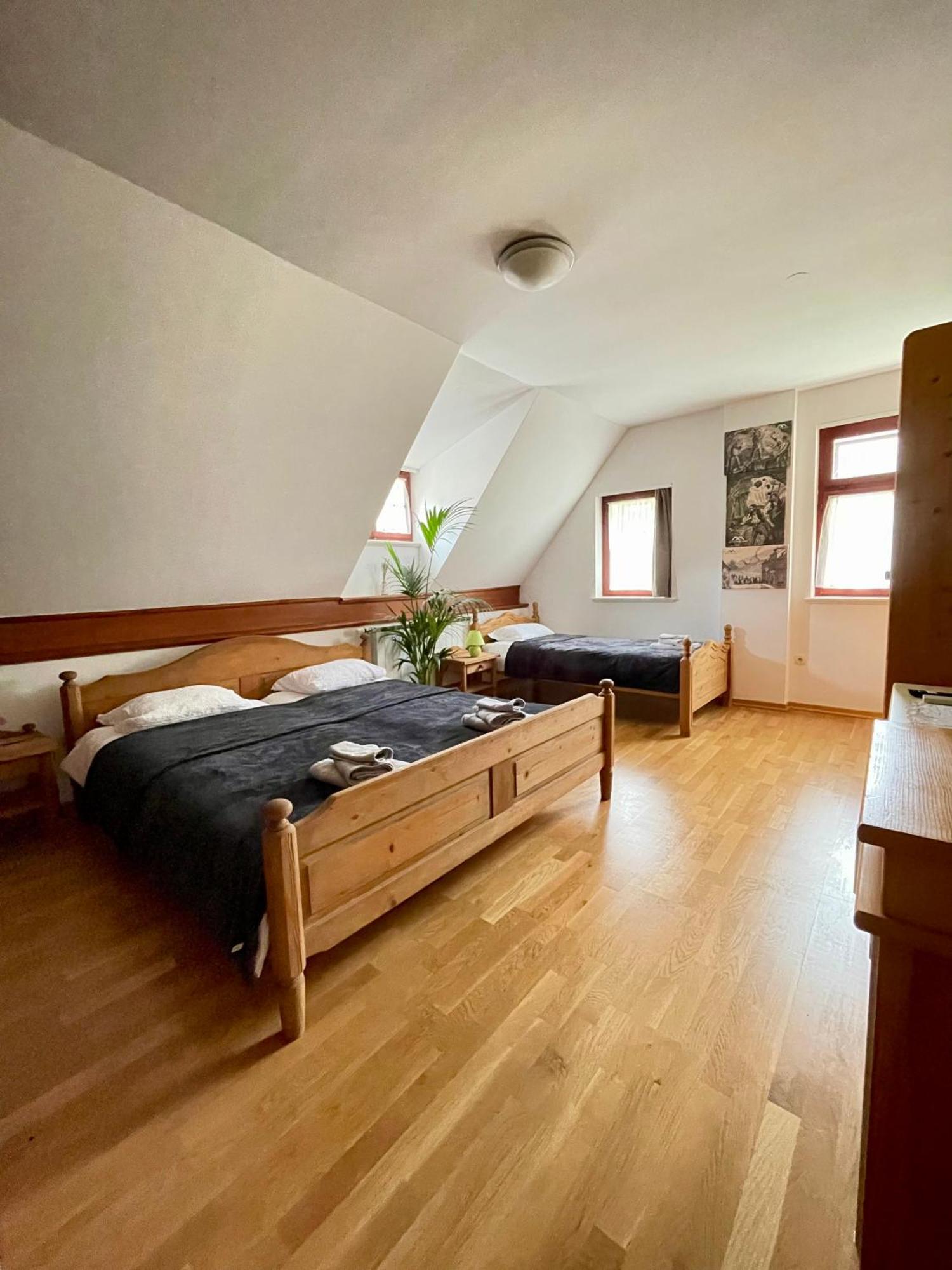 Hotel Gostisce Barbara Idrija Exteriér fotografie