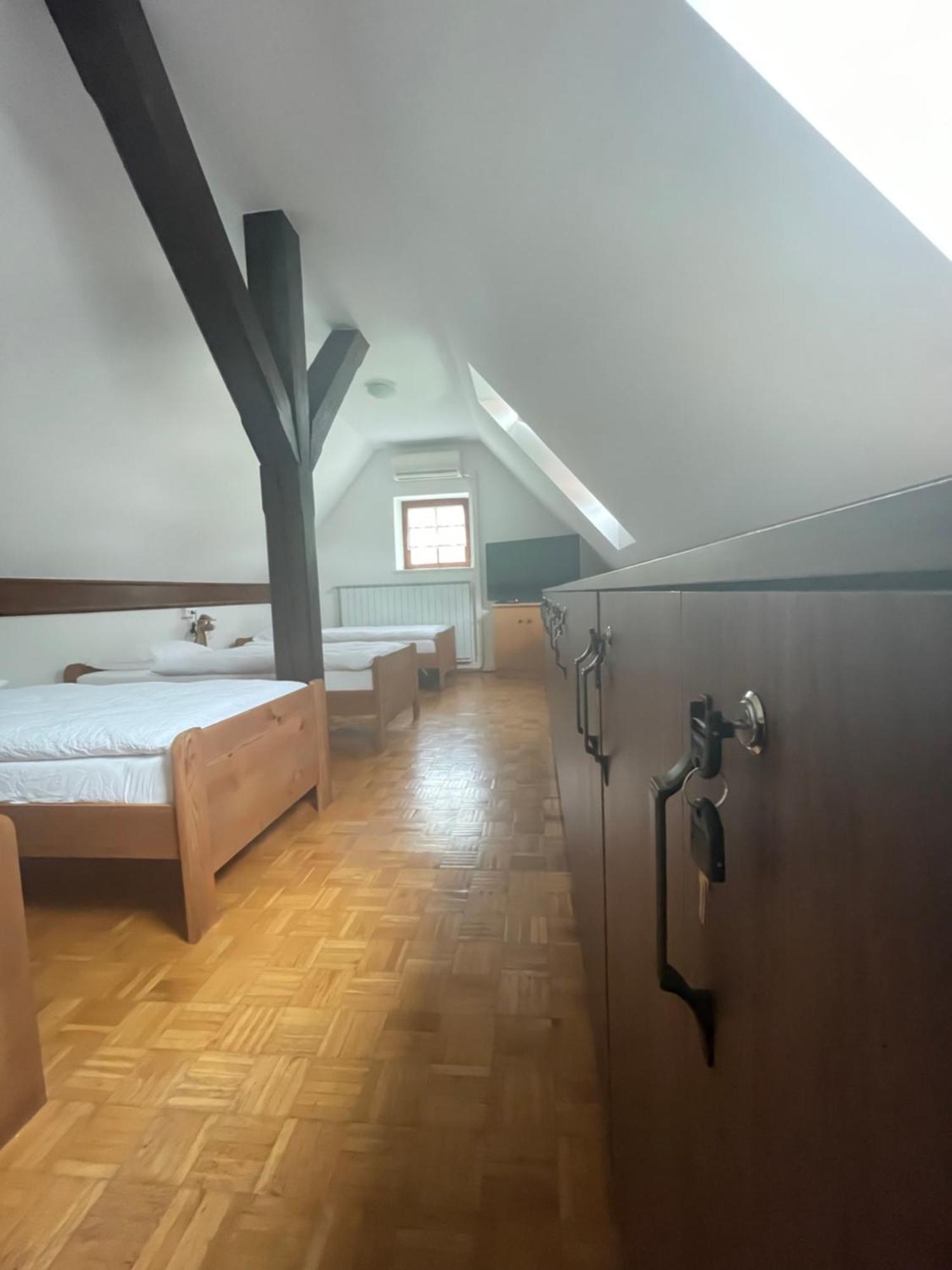 Hotel Gostisce Barbara Idrija Exteriér fotografie